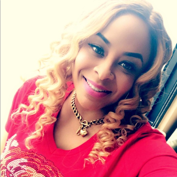 Meet your Posher, 🖤Raquel🖤 - Picture 1 of 1